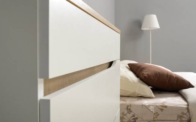 Муссон мебель для спальни: кровать 1600, основание, тумбочка и комод 4-ре ящика цвет белый/дуб эндгрейн элегантный Муссон мебель для спальни: кровать 1600, основание, тумбочка и комод 4-ре ящика цвет белый/дуб эндгрейн элегантный