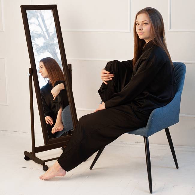 Зеркало напольное BeautyStyle 27 венге 135 см х 42,5 см Зеркало напольное BeautyStyle 27 венге 135 см х 42,5 см