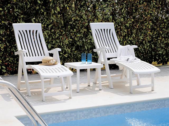 Столик пластиковый для лежака Rodi белый 460х460х400 мм